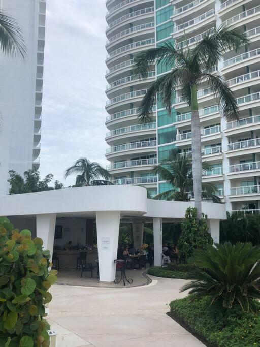 Bay View Grand Marina Ixtapa condo en pie de playa Exterior foto