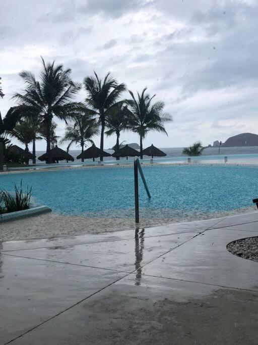 Bay View Grand Marina Ixtapa condo en pie de playa Exterior foto