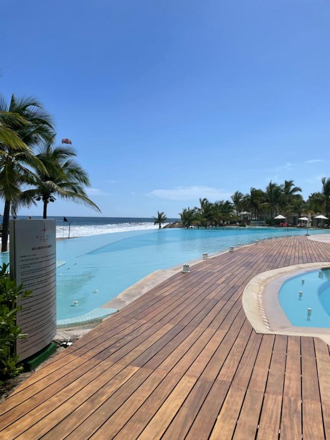 Bay View Grand Marina Ixtapa condo en pie de playa Exterior foto