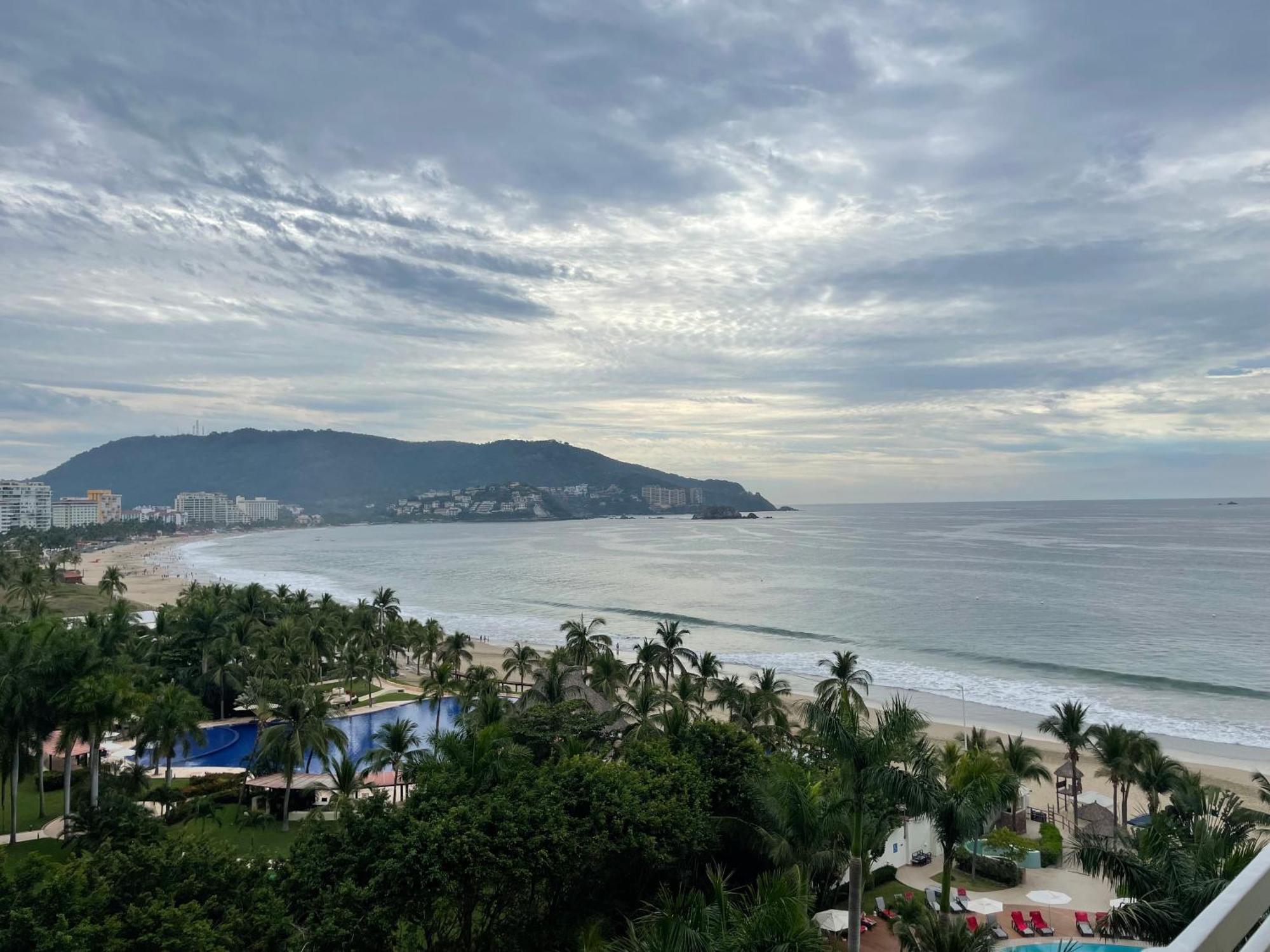 Bay View Grand Marina Ixtapa condo en pie de playa Exterior foto